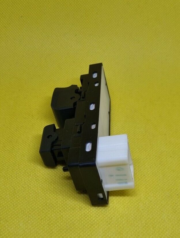 SUZUKI ALTO 2009- FRONT DRIVER SIDE RIGHT POWER WINDOW SWITCH CONTROL GENUINE