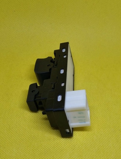 Genuine New Suzuki ALTO 2009  Driver Side Right Power Window Switch 37995M68K00