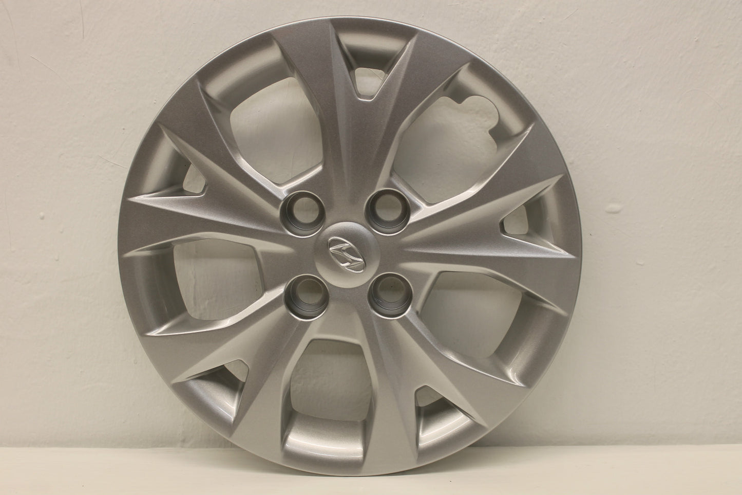 HYUNDAI I10 2014 to 2016 14" inch WHEEL TRIM HUB GENUINE BRAND NEW